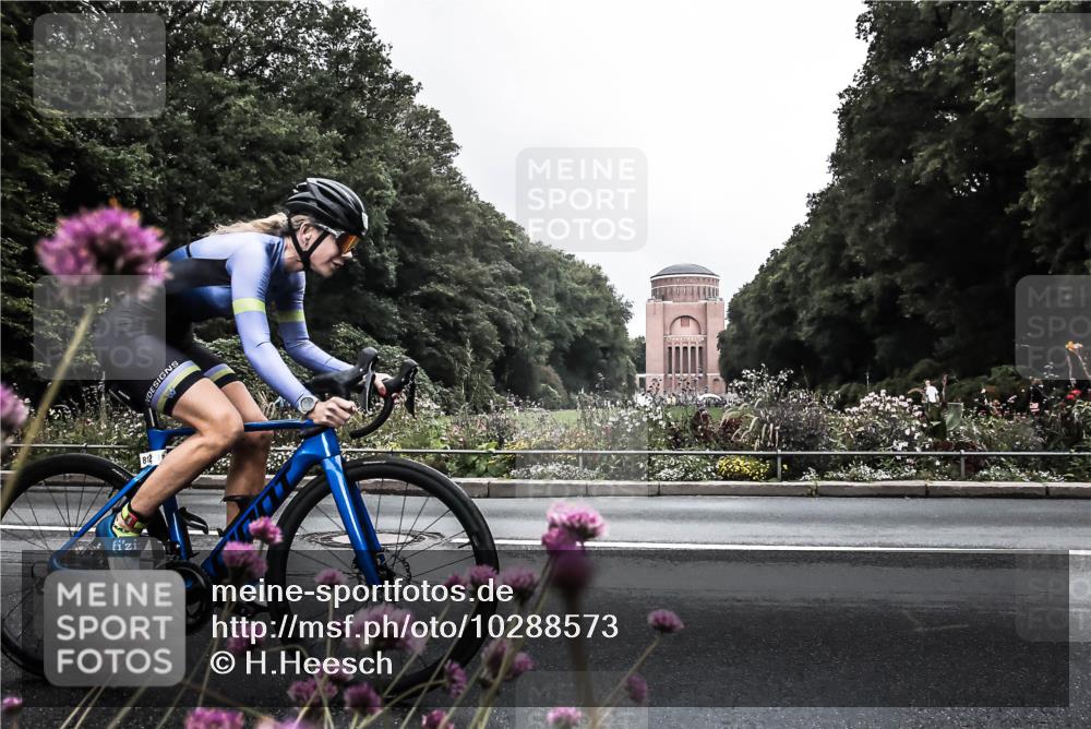 13.09.2026 - Stadtparktriathlon H.Heesch http://msf.ph/oto/10288573 13.09.2026 11:35:39 Radfahren 612, 812, 908 meine-sportfotos.de