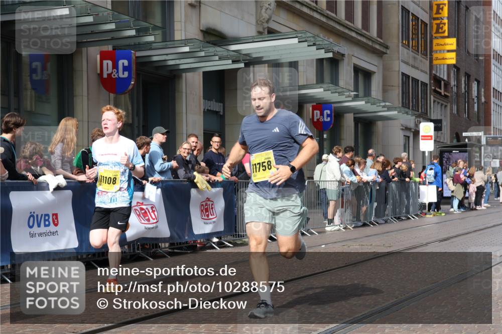 13.09.2026 - 21. swb-Marathon Bremen Strokosch-Dieckow http://msf.ph/oto/10288575 13.09.2026 10:44:10 Ziel 10454, 10806, 10861, 10956, 11148, 11438, 11615, 12473, 10337, 10342, 11019, 11108, 11208, 11312, 11447, 11614, 11644, 11758, 11930, 12436, 12559, 13538 meine-sportfotos.de