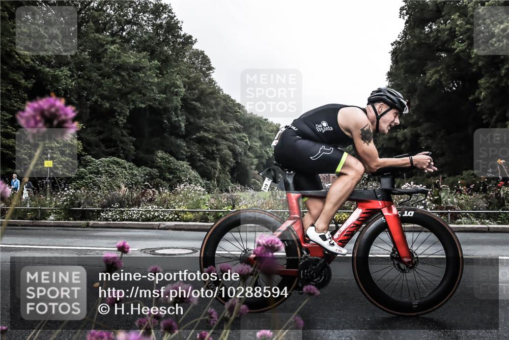 13.09.2026 - Stadtparktriathlon H.Heesch http://msf.ph/oto/10288594 13.09.2026 11:35:48 Radfahren 867, 919, 924 meine-sportfotos.de
