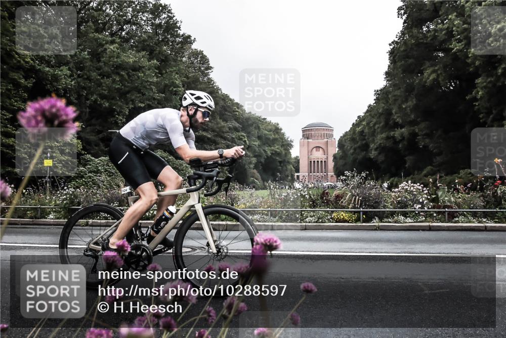 13.09.2026 - Stadtparktriathlon H.Heesch http://msf.ph/oto/10288597 13.09.2026 11:35:52 Radfahren 803, 808, 815, 924 meine-sportfotos.de