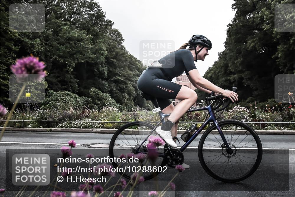 13.09.2026 - Stadtparktriathlon H.Heesch http://msf.ph/oto/10288602 13.09.2026 11:35:52 Radfahren 803, 808, 815, 924 meine-sportfotos.de