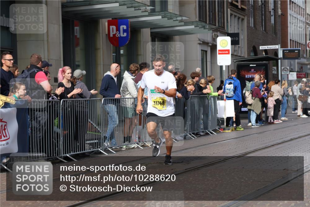 13.09.2026 - 21. swb-Marathon Bremen Strokosch-Dieckow http://msf.ph/oto/10288620 13.09.2026 10:44:20 Ziel 10454, 10806, 10861, 11438, 11615, 11692, 11704, 12425, 12473, 10342, 10956, 11108, 11148, 11644, 11758, 13538 meine-sportfotos.de