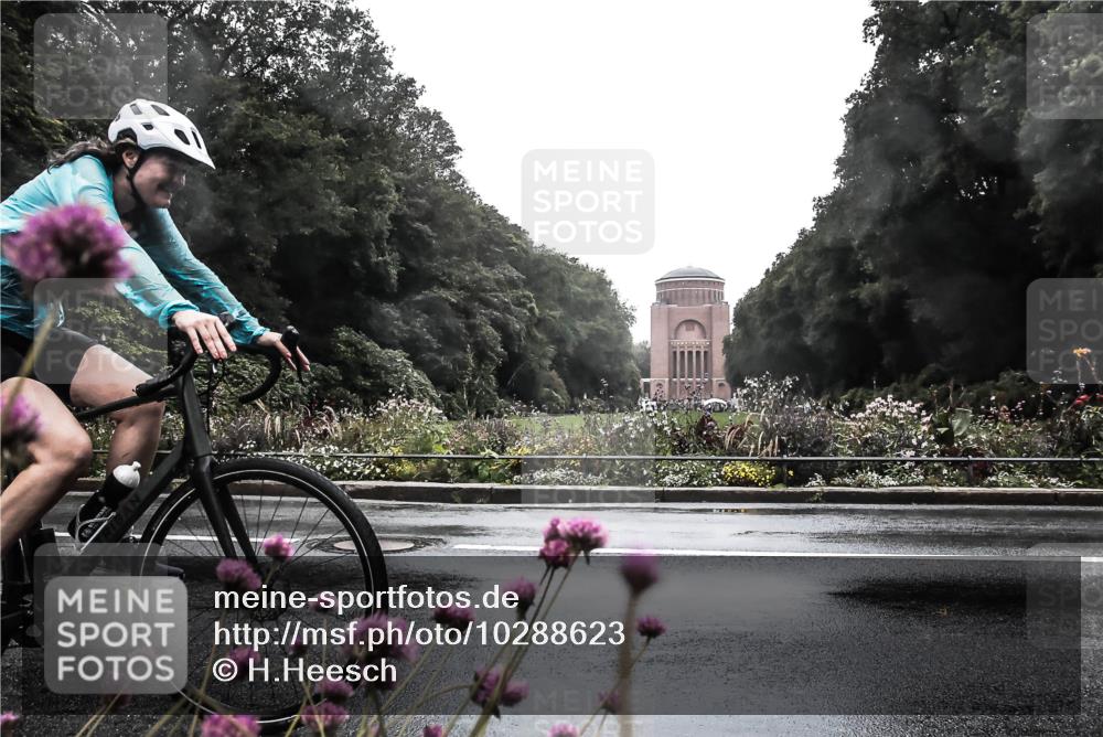 13.09.2026 - Stadtparktriathlon H.Heesch http://msf.ph/oto/10288623 13.09.2026 12:46:56 Radfahren 1162, 1189, 1218 meine-sportfotos.de