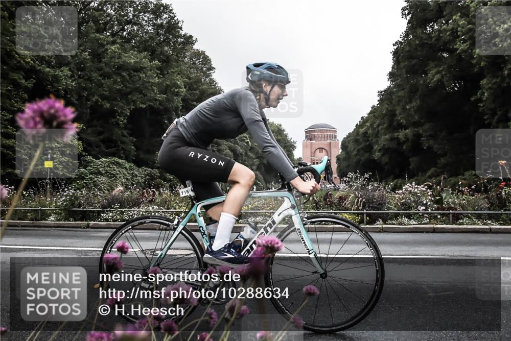 13.09.2026 - Stadtparktriathlon H.Heesch http://msf.ph/oto/10288634 13.09.2026 11:36:07 Radfahren 716, 718, 721, 916 meine-sportfotos.de