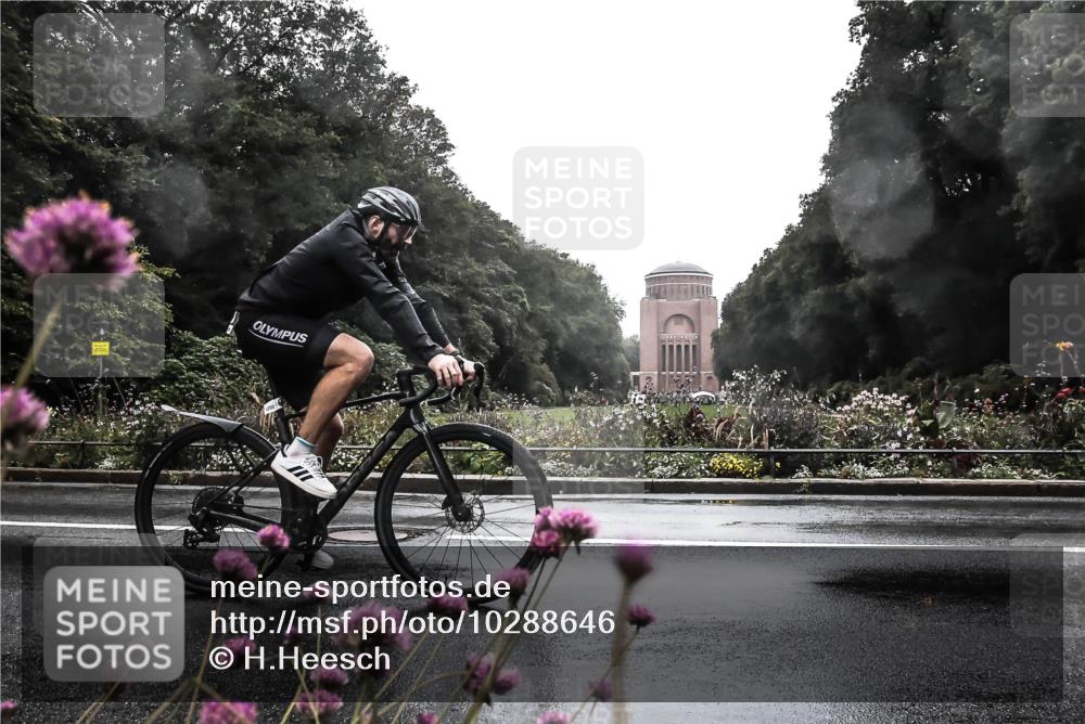 13.09.2026 - Stadtparktriathlon H.Heesch http://msf.ph/oto/10288646 13.09.2026 12:47:19 Radfahren 1123, 1250, 1251 meine-sportfotos.de