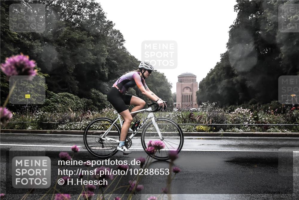 13.09.2026 - Stadtparktriathlon H.Heesch http://msf.ph/oto/10288653 13.09.2026 12:47:21 Radfahren 1123, 1250, 1251 meine-sportfotos.de