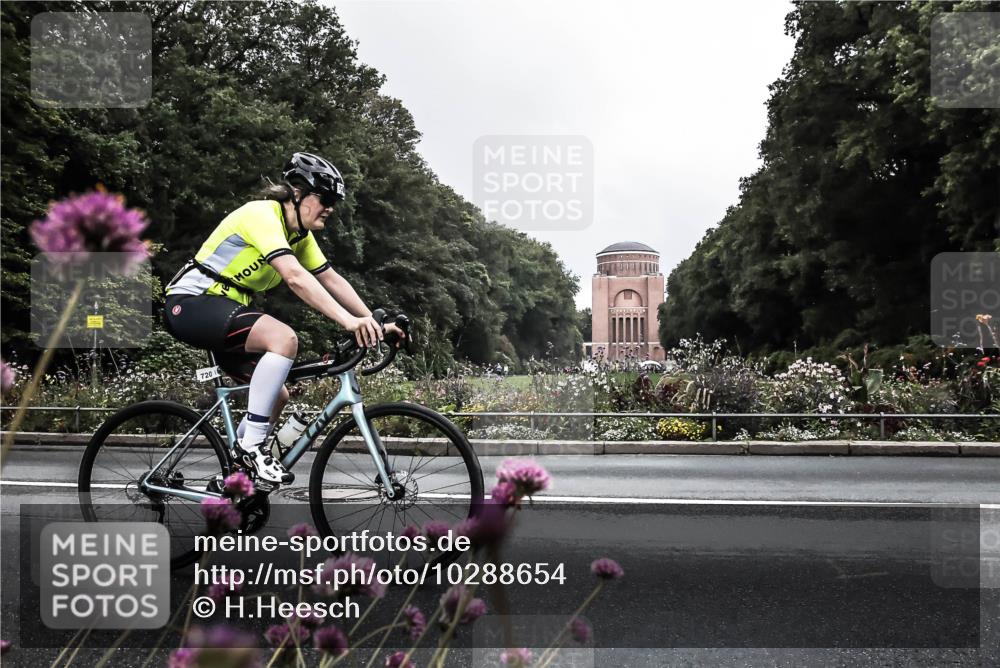 13.09.2026 - Stadtparktriathlon H.Heesch http://msf.ph/oto/10288654 13.09.2026 11:36:21 Radfahren 720, 760, 817 meine-sportfotos.de