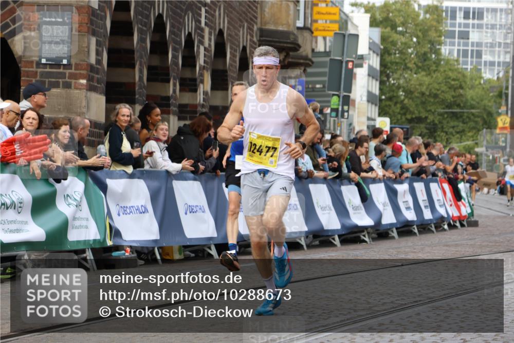 13.09.2026 - 21. swb-Marathon Bremen Strokosch-Dieckow http://msf.ph/oto/10288673 13.09.2026 10:41:01 Ziel 10520, 10575, 13563, 13566, 11077, 11201 meine-sportfotos.de