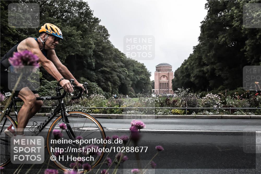 13.09.2026 - Stadtparktriathlon H.Heesch http://msf.ph/oto/10288677 13.09.2026 11:36:32 Radfahren 647, 706, 769, 823, 937 meine-sportfotos.de