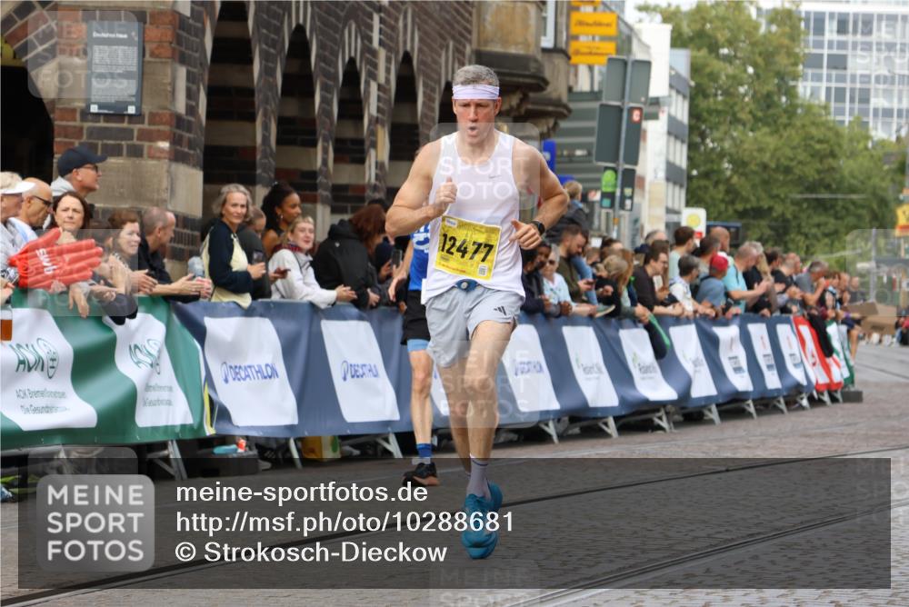 13.09.2026 - 21. swb-Marathon Bremen Strokosch-Dieckow http://msf.ph/oto/10288681 13.09.2026 10:41:01 Ziel 10520, 10575, 13563, 13566, 11077, 11201 meine-sportfotos.de
