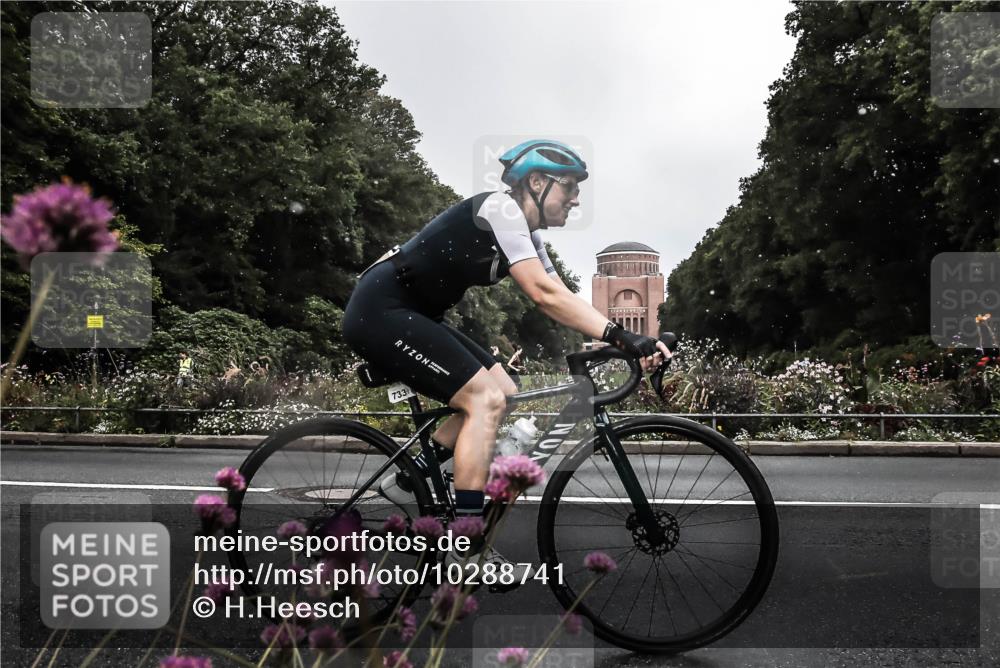 13.09.2026 - Stadtparktriathlon H.Heesch http://msf.ph/oto/10288741 13.09.2026 11:37:03 Radfahren 733, 799, 915 meine-sportfotos.de