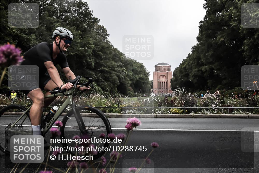 13.09.2026 - Stadtparktriathlon H.Heesch http://msf.ph/oto/10288745 13.09.2026 11:37:06 Radfahren 733, 915 meine-sportfotos.de