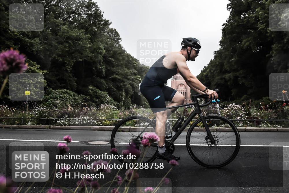 13.09.2026 - Stadtparktriathlon H.Heesch http://msf.ph/oto/10288758 13.09.2026 11:37:19 Radfahren 761, 864, 906, 911, 926 meine-sportfotos.de