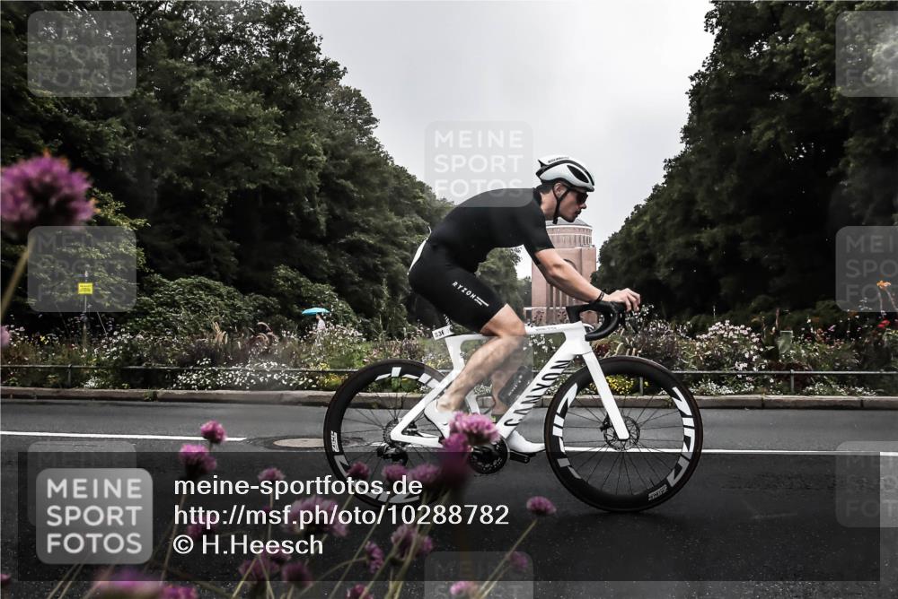 13.09.2026 - Stadtparktriathlon H.Heesch http://msf.ph/oto/10288782 13.09.2026 11:37:28 Radfahren 724, 836, 896, 923 meine-sportfotos.de
