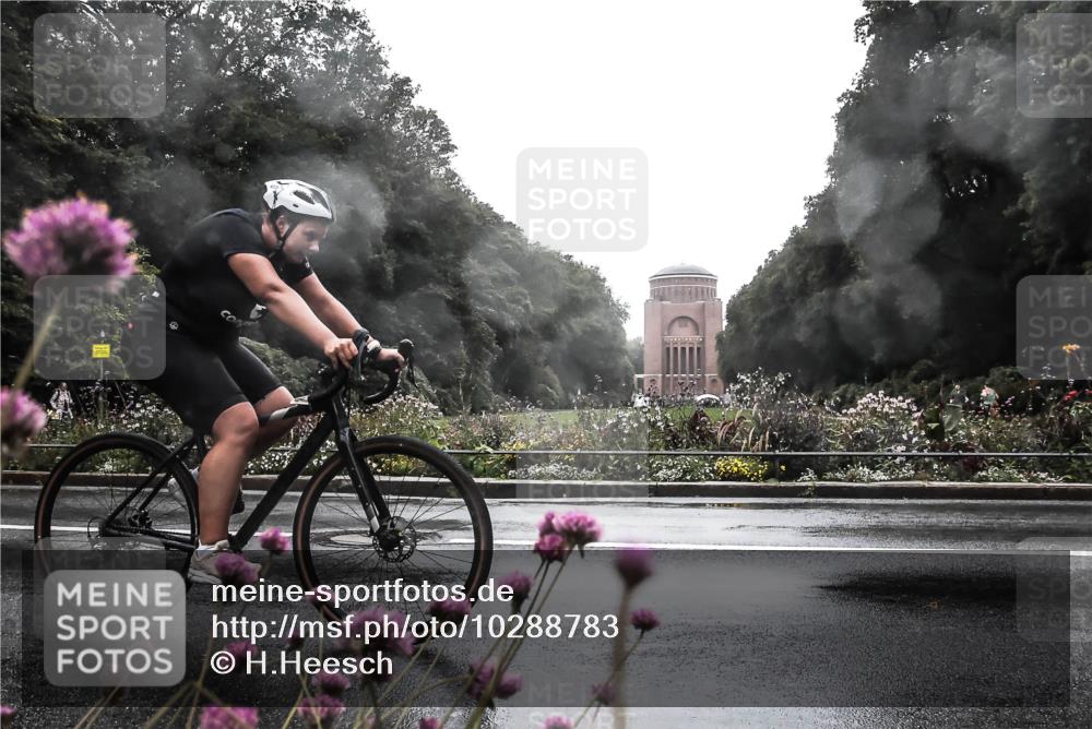 13.09.2026 - Stadtparktriathlon H.Heesch http://msf.ph/oto/10288783 13.09.2026 12:48:54 Radfahren 1135 meine-sportfotos.de