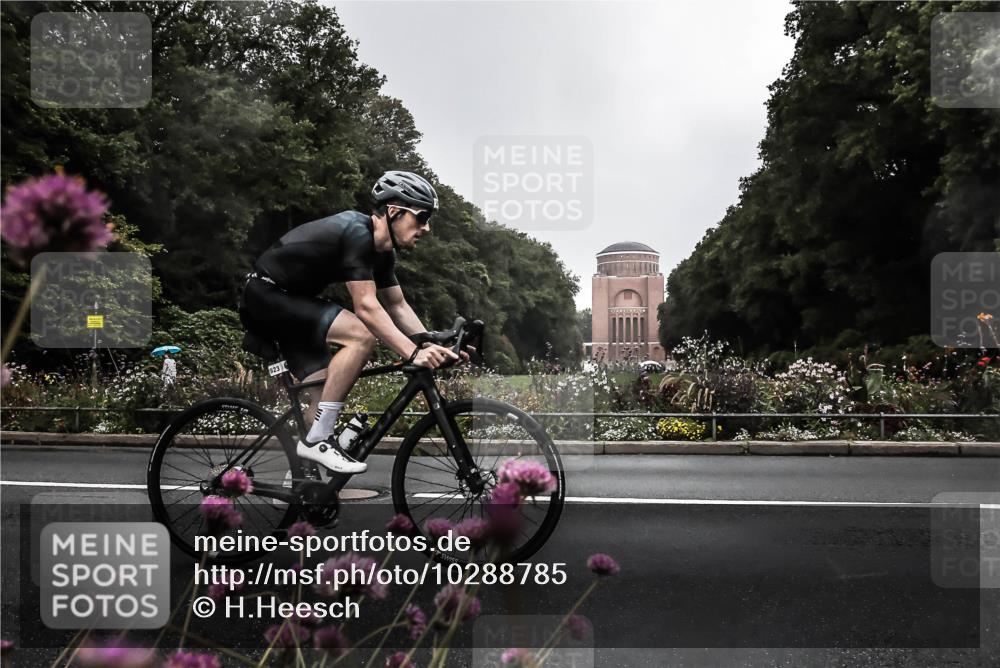 13.09.2026 - Stadtparktriathlon H.Heesch http://msf.ph/oto/10288785 13.09.2026 11:37:32 Radfahren 829, 833, 923 meine-sportfotos.de
