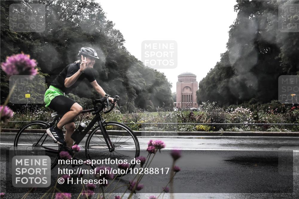 13.09.2026 - Stadtparktriathlon H.Heesch http://msf.ph/oto/10288817 13.09.2026 12:49:06 Radfahren 1069, 1093, 1116, 1283 meine-sportfotos.de