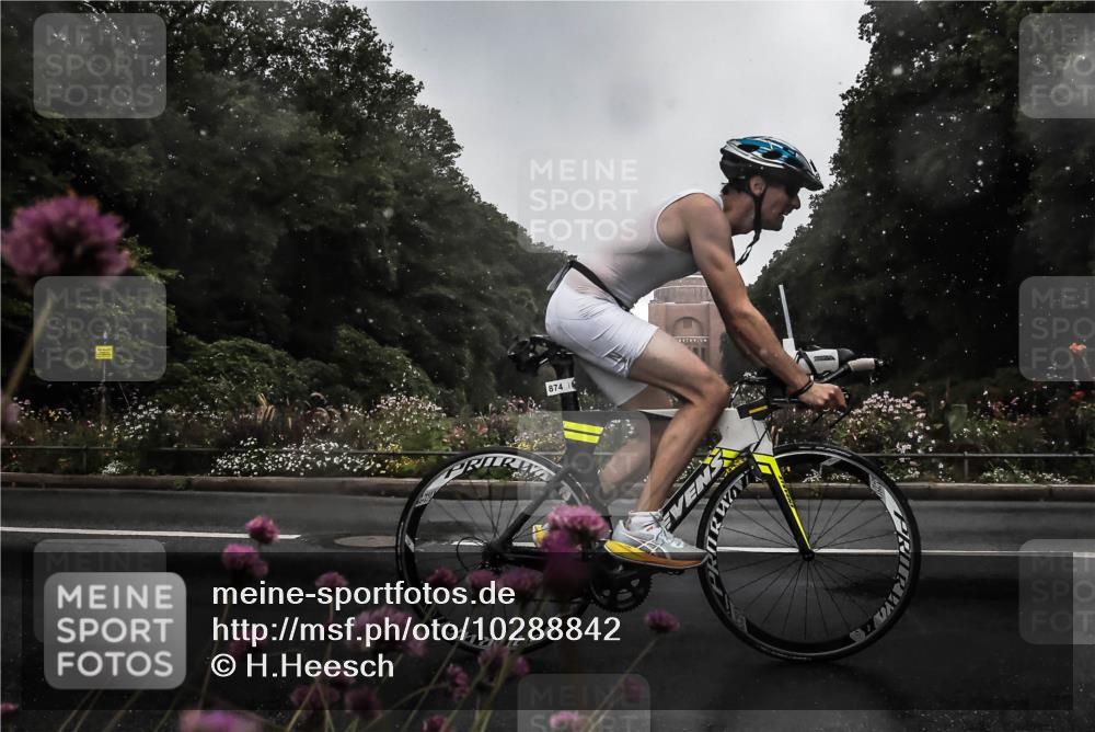 13.09.2026 - Stadtparktriathlon H.Heesch http://msf.ph/oto/10288842 13.09.2026 11:38:27 Radfahren 589, 874, 945 meine-sportfotos.de