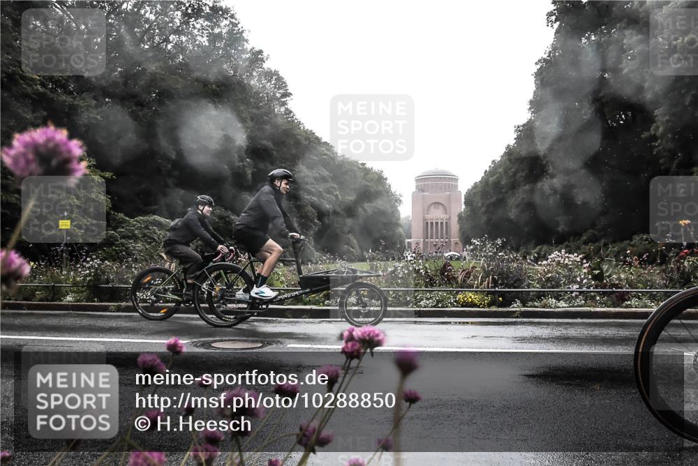 13.09.2026 - Stadtparktriathlon H.Heesch http://msf.ph/oto/10288850 13.09.2026 12:49:23 Radfahren 1145, 1151 meine-sportfotos.de