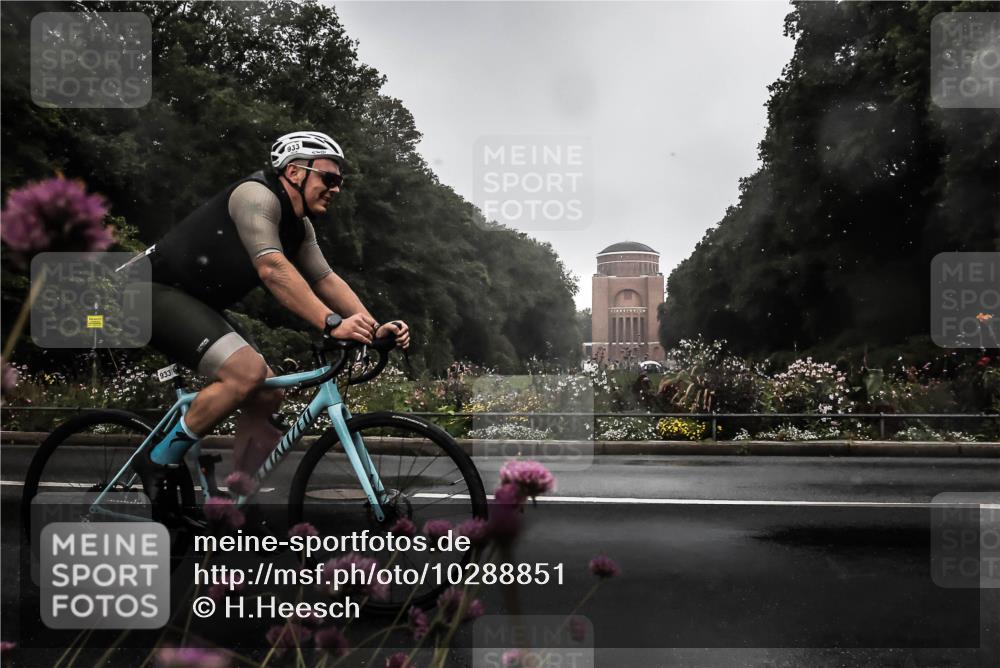13.09.2026 - Stadtparktriathlon H.Heesch http://msf.ph/oto/10288851 13.09.2026 11:38:33 Radfahren 866, 933, 945 meine-sportfotos.de