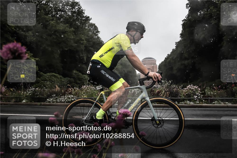 13.09.2026 - Stadtparktriathlon H.Heesch http://msf.ph/oto/10288854 13.09.2026 11:38:36 Radfahren 866, 907, 933, 939 meine-sportfotos.de