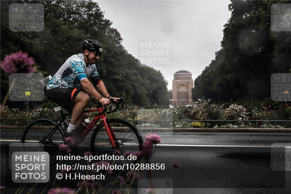 13.09.2026 - Stadtparktriathlon H.Heesch http://msf.ph/oto/10288856 13.09.2026 11:38:39 Radfahren 866, 907, 939 meine-sportfotos.de