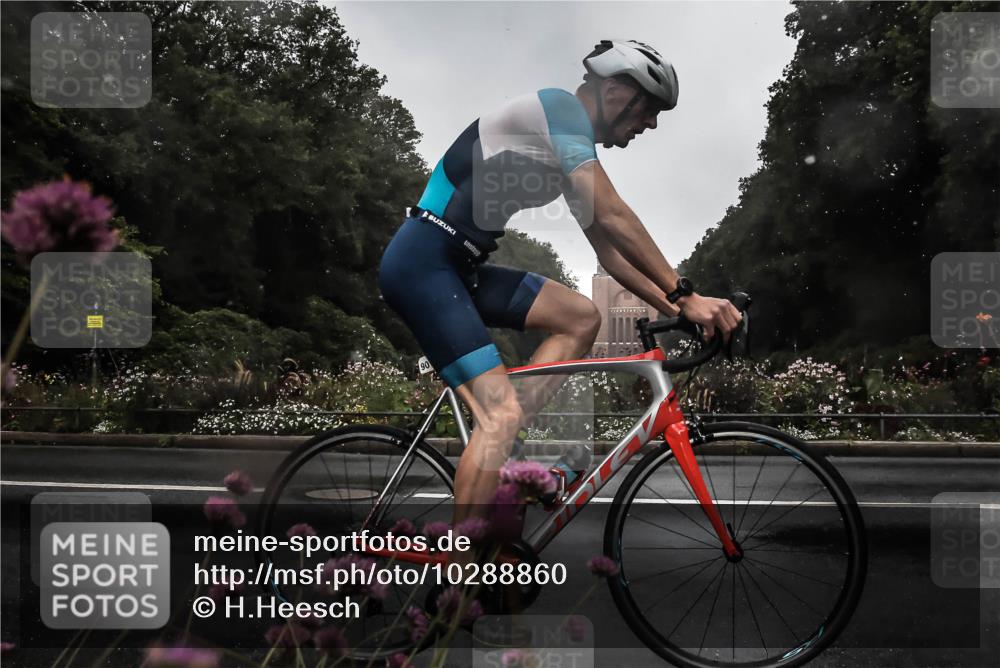 13.09.2026 - Stadtparktriathlon H.Heesch http://msf.ph/oto/10288860 13.09.2026 11:38:40 Radfahren 860, 907, 939 meine-sportfotos.de