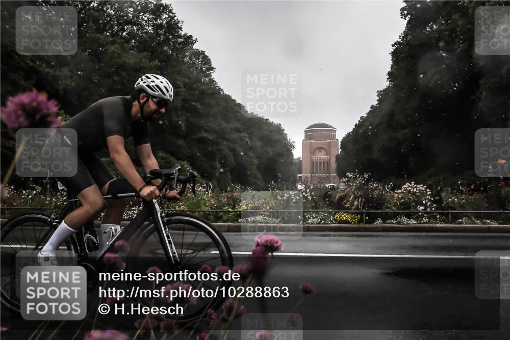 13.09.2026 - Stadtparktriathlon H.Heesch http://msf.ph/oto/10288863 13.09.2026 11:38:43 Radfahren 860, 907 meine-sportfotos.de