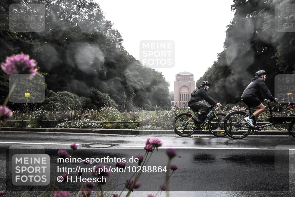 13.09.2026 - Stadtparktriathlon H.Heesch http://msf.ph/oto/10288864 13.09.2026 12:49:24 Radfahren 1145, 1151 meine-sportfotos.de