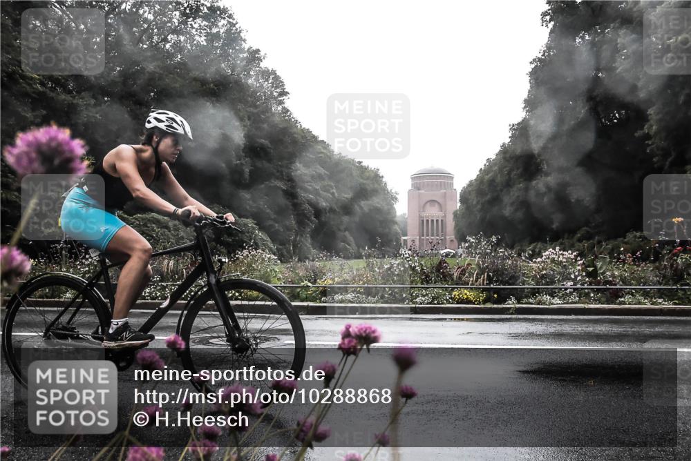 13.09.2026 - Stadtparktriathlon H.Heesch http://msf.ph/oto/10288868 13.09.2026 12:49:26 Radfahren 1145, 1151 meine-sportfotos.de
