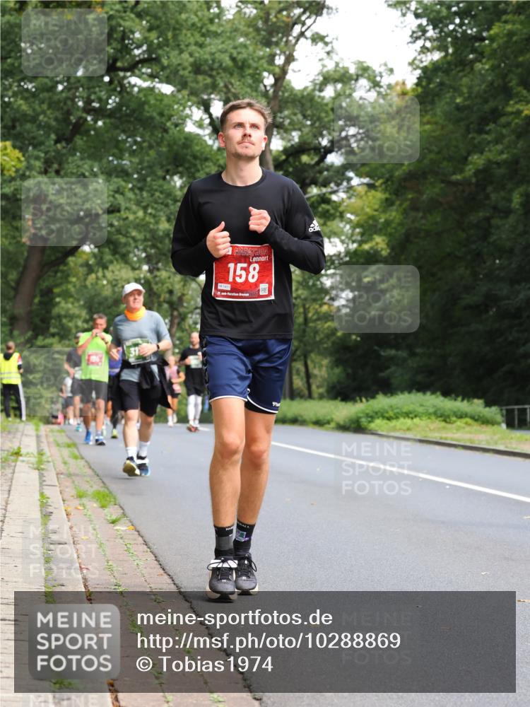 13.09.2026 - 21. swb-Marathon Bremen TobiasT http://msf.ph/oto/10288869 13.09.2026 12:26:32 Laufen 158, 21, 245 meine-sportfotos.de