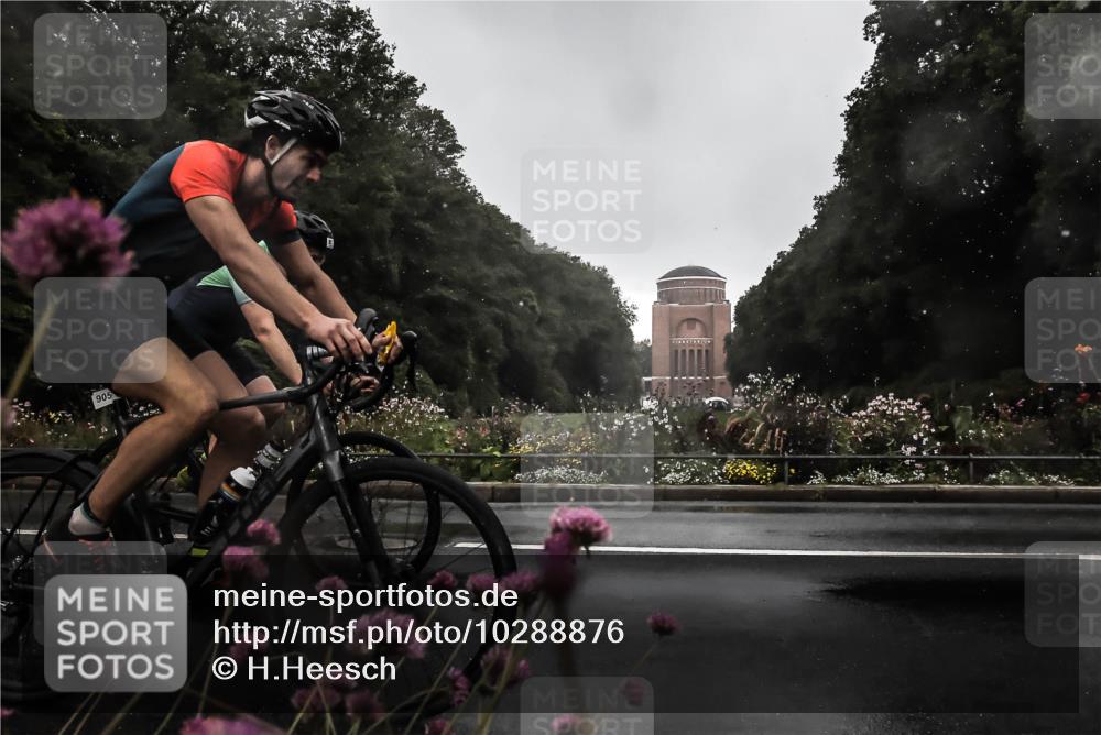 13.09.2026 - Stadtparktriathlon H.Heesch http://msf.ph/oto/10288876 13.09.2026 11:38:53 Radfahren 740, 776, 826, 835, 893, 905 meine-sportfotos.de