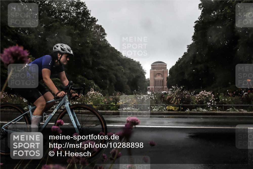 13.09.2026 - Stadtparktriathlon H.Heesch http://msf.ph/oto/10288898 13.09.2026 11:39:16 Radfahren 741, 800 meine-sportfotos.de