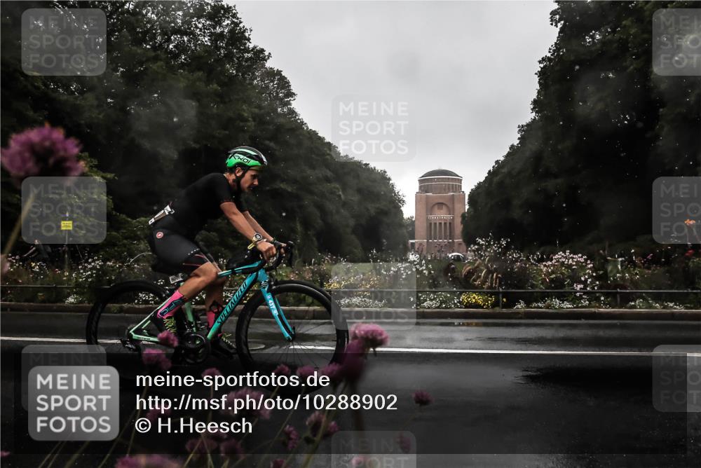 13.09.2026 - Stadtparktriathlon H.Heesch http://msf.ph/oto/10288902 13.09.2026 11:39:20 Radfahren 653, 741, 800, 865, 870 meine-sportfotos.de