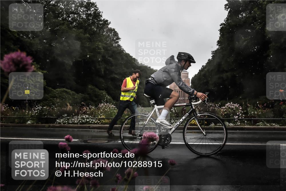 13.09.2026 - Stadtparktriathlon H.Heesch http://msf.ph/oto/10288915 13.09.2026 11:39:26 Radfahren 653, 859, 865 meine-sportfotos.de
