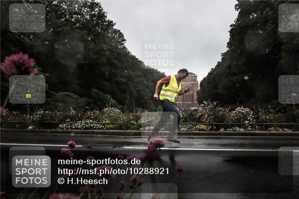 13.09.2026 - Stadtparktriathlon H.Heesch http://msf.ph/oto/10288921 13.09.2026 11:39:26 Radfahren 653, 859, 865 meine-sportfotos.de