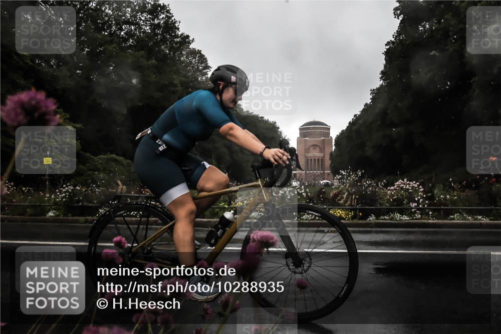 13.09.2026 - Stadtparktriathlon H.Heesch http://msf.ph/oto/10288935 13.09.2026 11:39:37 Radfahren 737, 757, 825 meine-sportfotos.de
