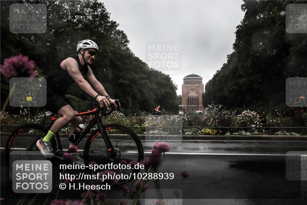 13.09.2026 - Stadtparktriathlon H.Heesch http://msf.ph/oto/10288939 13.09.2026 11:39:41 Radfahren 618, 838, 858, 869 meine-sportfotos.de
