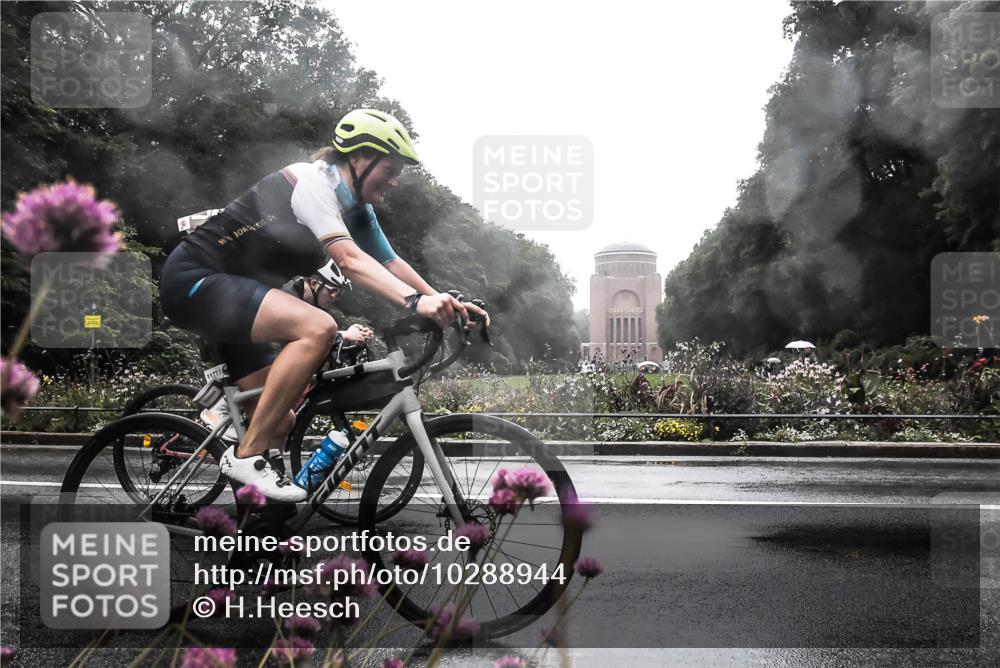 13.09.2026 - Stadtparktriathlon H.Heesch http://msf.ph/oto/10288944 13.09.2026 12:50:02 Radfahren 1177, 1210, 1276, 1300 meine-sportfotos.de