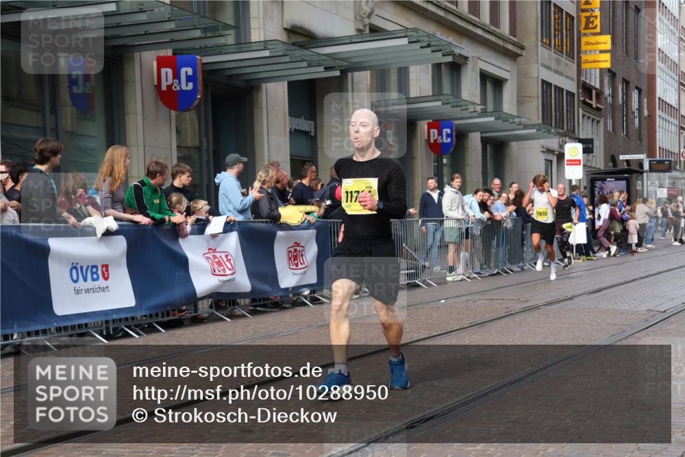 13.09.2026 - 21. swb-Marathon Bremen Strokosch-Dieckow http://msf.ph/oto/10288950 13.09.2026 10:44:39 Ziel 10096, 10214, 10266, 10628, 10735, 11692, 12302, 12425, 13591, 10454, 10806, 10861, 10956, 11148, 11438, 11615, 11704, 12473 meine-sportfotos.de
