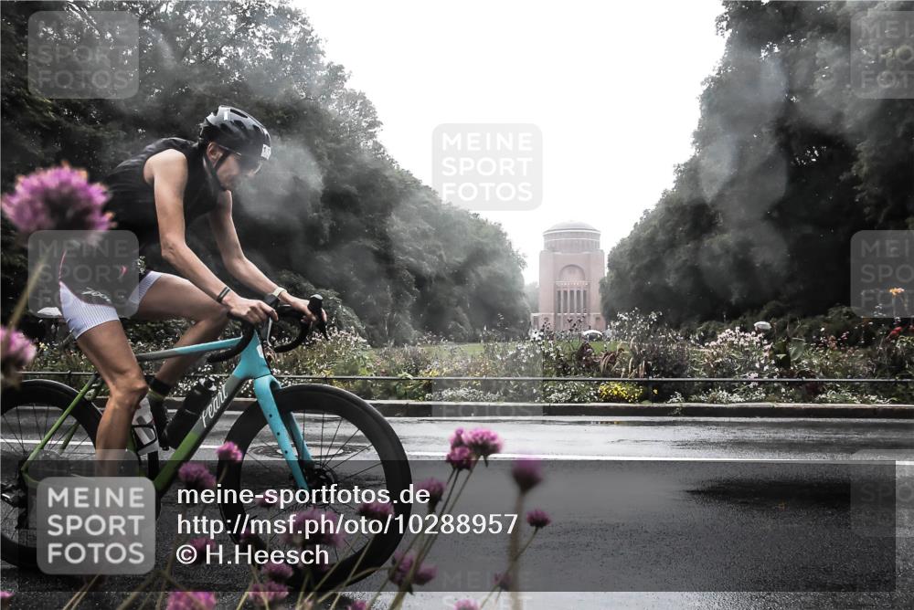 13.09.2026 - Stadtparktriathlon H.Heesch http://msf.ph/oto/10288957 13.09.2026 12:50:15 Radfahren 1106, 1264, 1301, 1306 meine-sportfotos.de