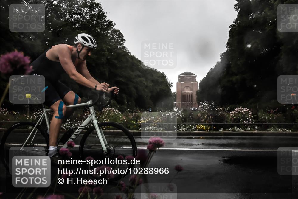 13.09.2026 - Stadtparktriathlon H.Heesch http://msf.ph/oto/10288966 13.09.2026 11:39:53 Radfahren 748, 831 meine-sportfotos.de