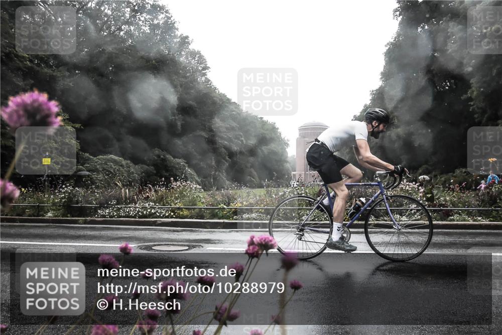 13.09.2026 - Stadtparktriathlon H.Heesch http://msf.ph/oto/10288979 13.09.2026 12:50:18 Radfahren 1080, 1106, 1249, 1264, 1301, 1306 meine-sportfotos.de