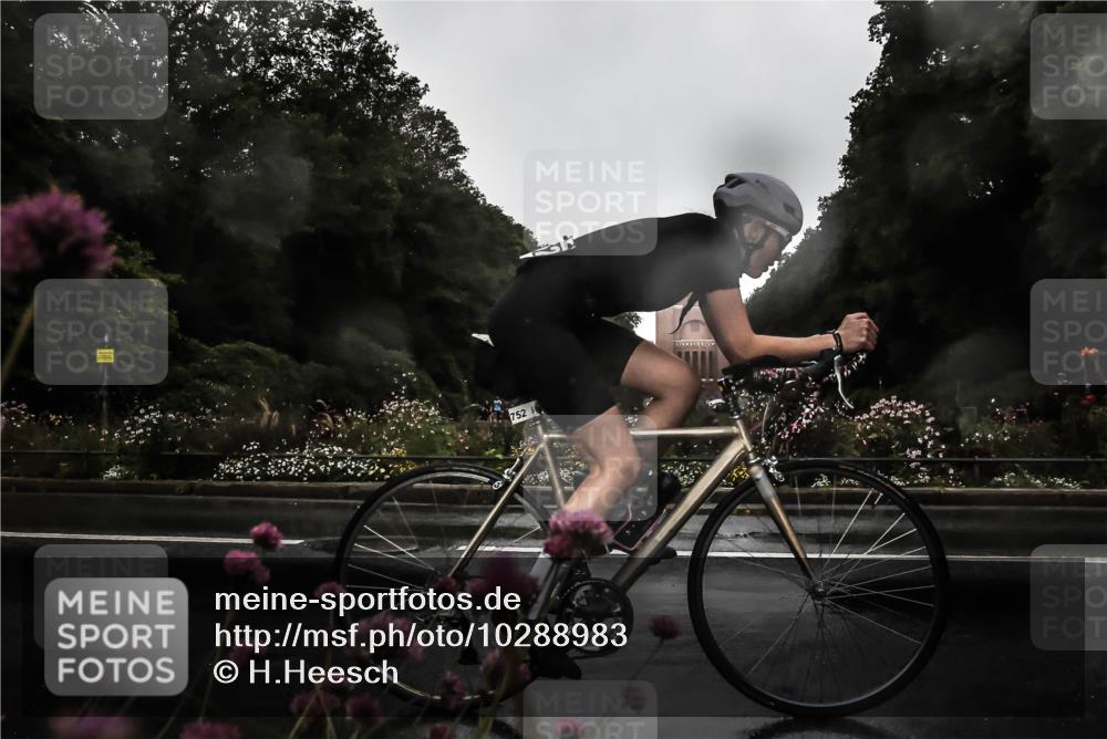 13.09.2026 - Stadtparktriathlon H.Heesch http://msf.ph/oto/10288983 13.09.2026 11:40:01 Radfahren 752, 785, 842, 857, 935 meine-sportfotos.de