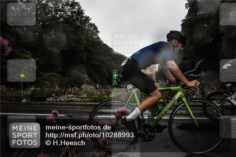 13.09.2026 - Stadtparktriathlon H.Heesch http://msf.ph/oto/10288993 13.09.2026 11:40:04 Radfahren 752, 787, 857, 935 meine-sportfotos.de
