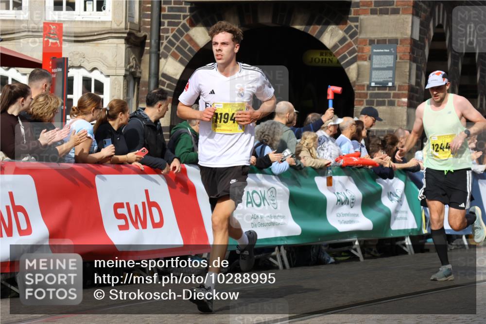 13.09.2026 - 21. swb-Marathon Bremen Strokosch-Dieckow http://msf.ph/oto/10288995 13.09.2026 10:41:39 Ziel 11077, 11944, 13520, 10341, 10972, 11426, 11527, 12246, 13586 meine-sportfotos.de