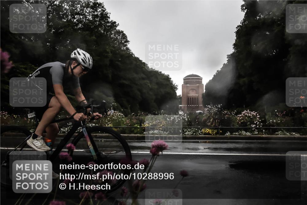 13.09.2026 - Stadtparktriathlon H.Heesch http://msf.ph/oto/10288996 13.09.2026 11:40:07 Radfahren 779, 787, 857, 935, 948 meine-sportfotos.de