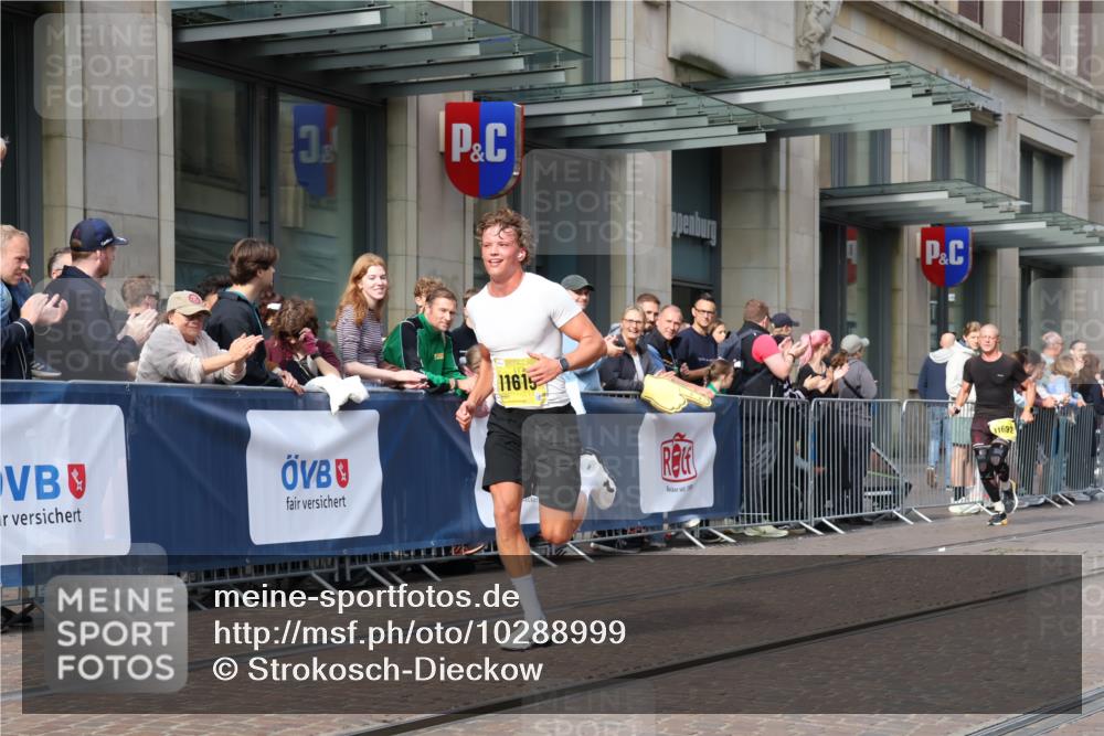 13.09.2026 - 21. swb-Marathon Bremen Strokosch-Dieckow http://msf.ph/oto/10288999 13.09.2026 10:44:41 Ziel 10096, 10214, 10266, 10628, 10735, 11692, 12302, 12425, 13591, 10454, 10806, 10861, 10956, 11438, 11615, 11704, 12473 meine-sportfotos.de