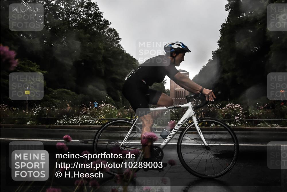 13.09.2026 - Stadtparktriathlon H.Heesch http://msf.ph/oto/10289003 13.09.2026 11:40:09 Radfahren 736, 779, 787, 884, 948 meine-sportfotos.de
