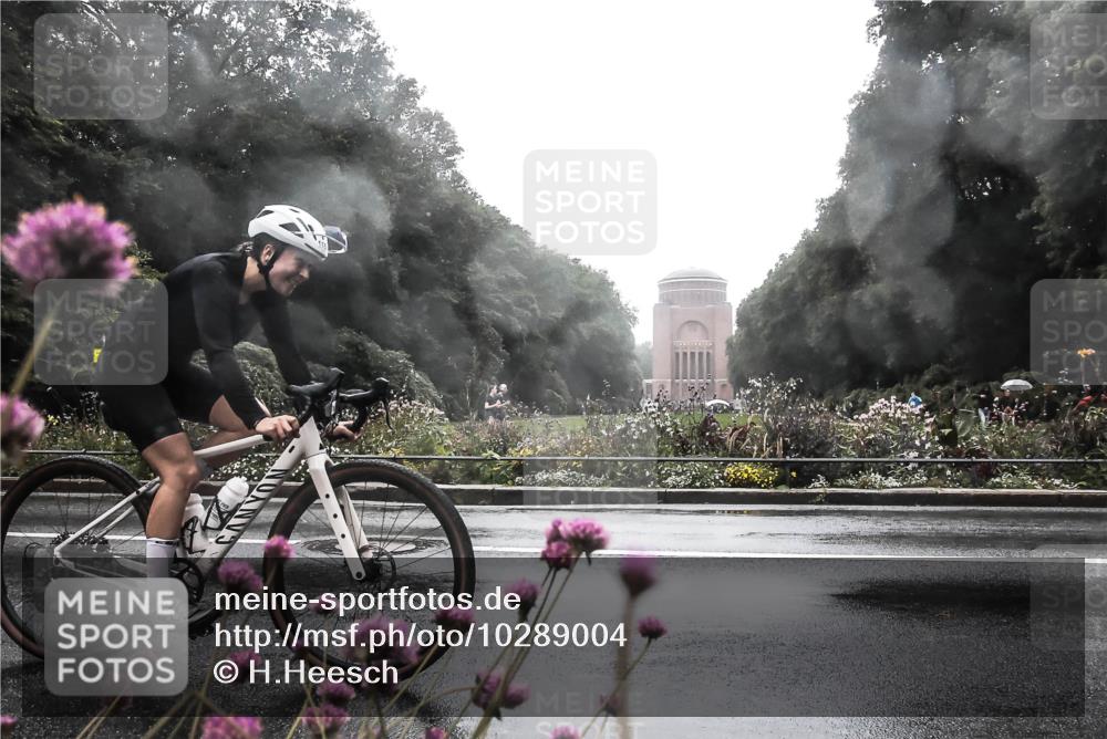13.09.2026 - Stadtparktriathlon H.Heesch http://msf.ph/oto/10289004 13.09.2026 12:50:25 Radfahren 1094, 1144, 1150 meine-sportfotos.de